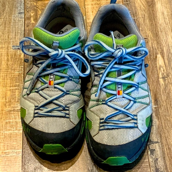 Garmont women’s size 7 hiking shoes - Picture 2 of 6